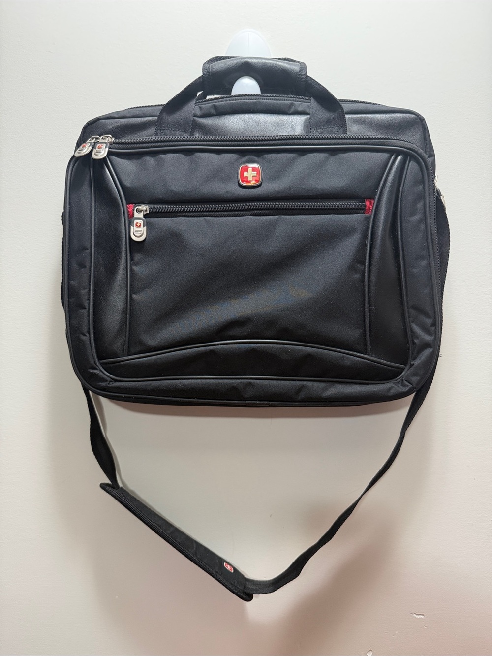 SwissGear Black Laptop Briefcase with Shoulder Strap 13x16